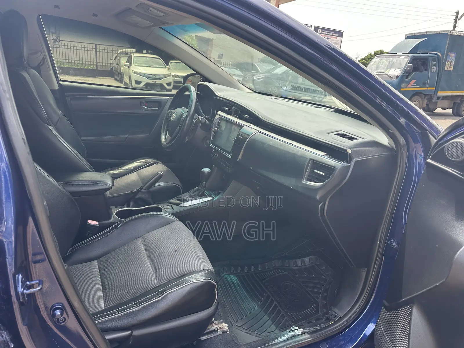 Toyota Corolla LE 4dr Sedan (1.8L 4cyl CVT) 2016 Blue