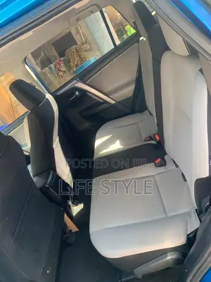 Toyota RAV4 2018 Blue