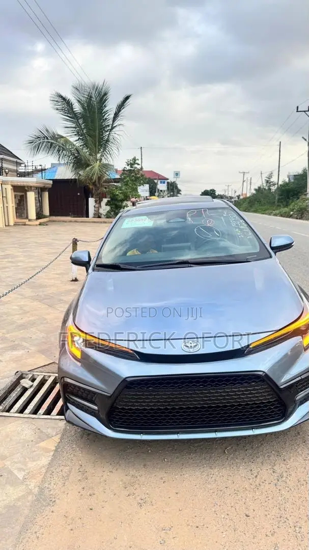 Toyota Corolla XSE 2024 Silver