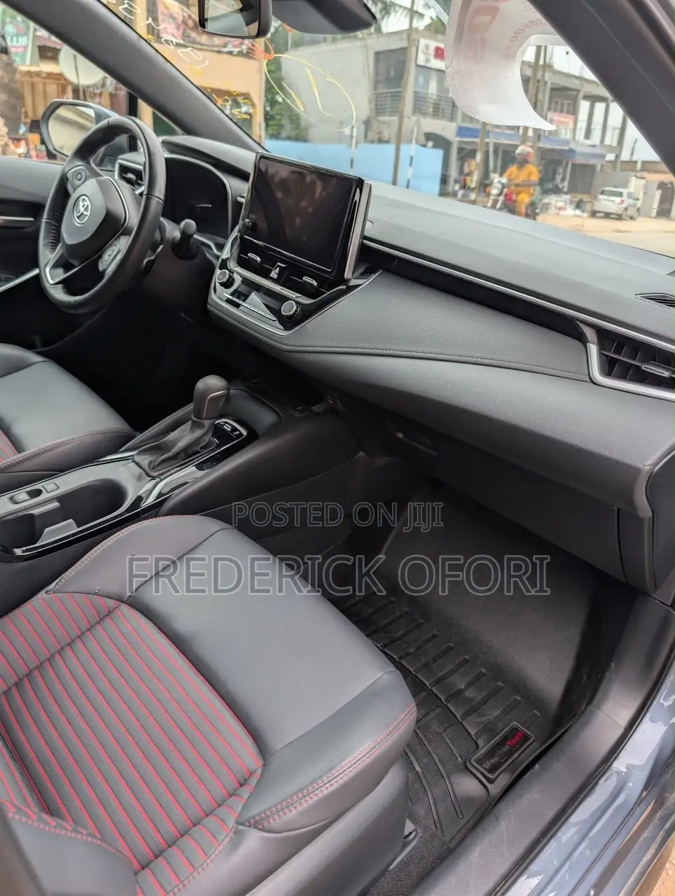 Toyota Corolla XSE 2024 Silver