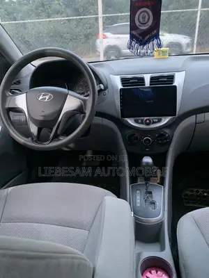 Hyundai Accent GLS 2012 Beige