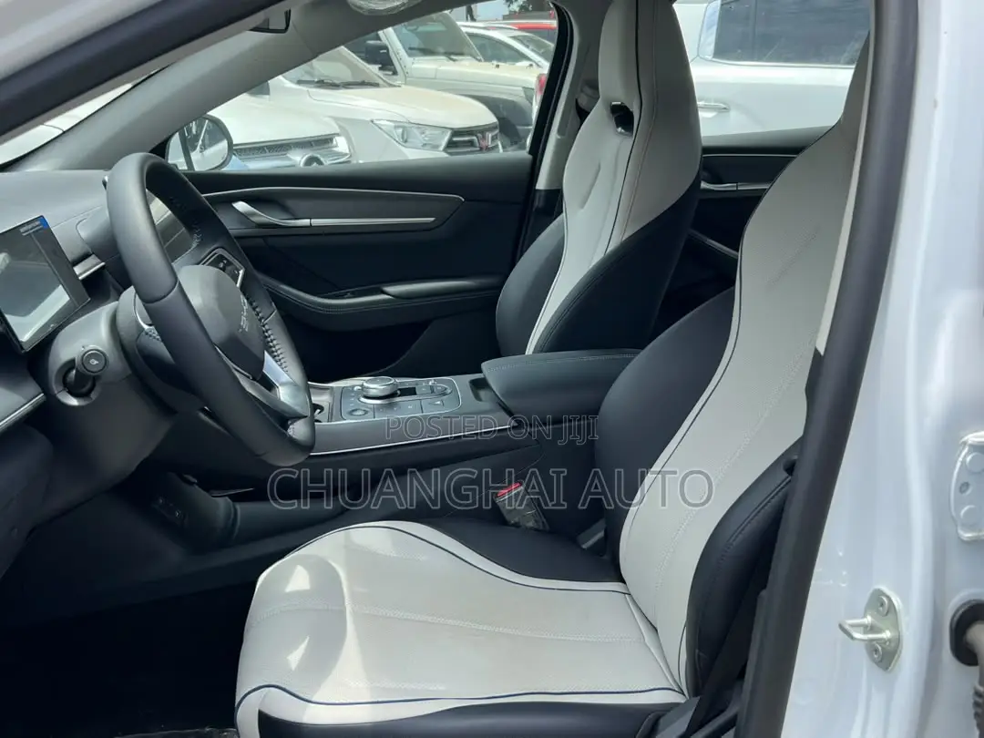 New BYD Destroyer 05 DM-i 1.5 Hybrid FWD 2025 White