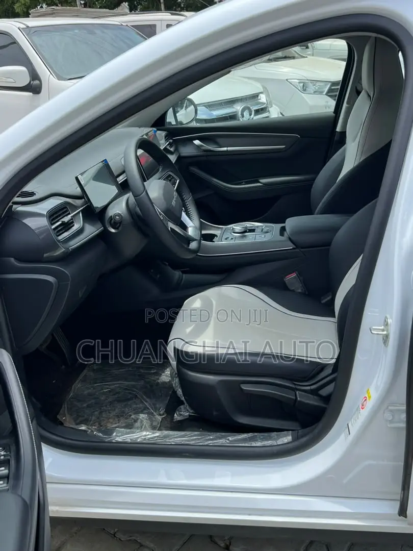 New BYD Destroyer 05 DM-i 1.5 Hybrid FWD 2025 White