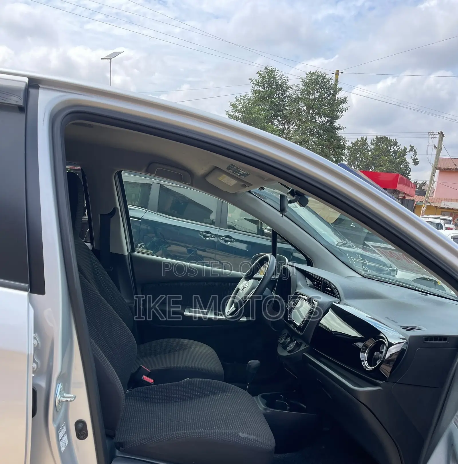 Toyota Vitz 1.3 AWD 3dr 2017 Silver