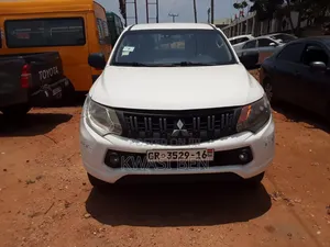 Mitsubishi L200 2009 White