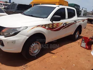Mitsubishi L200 2009 White