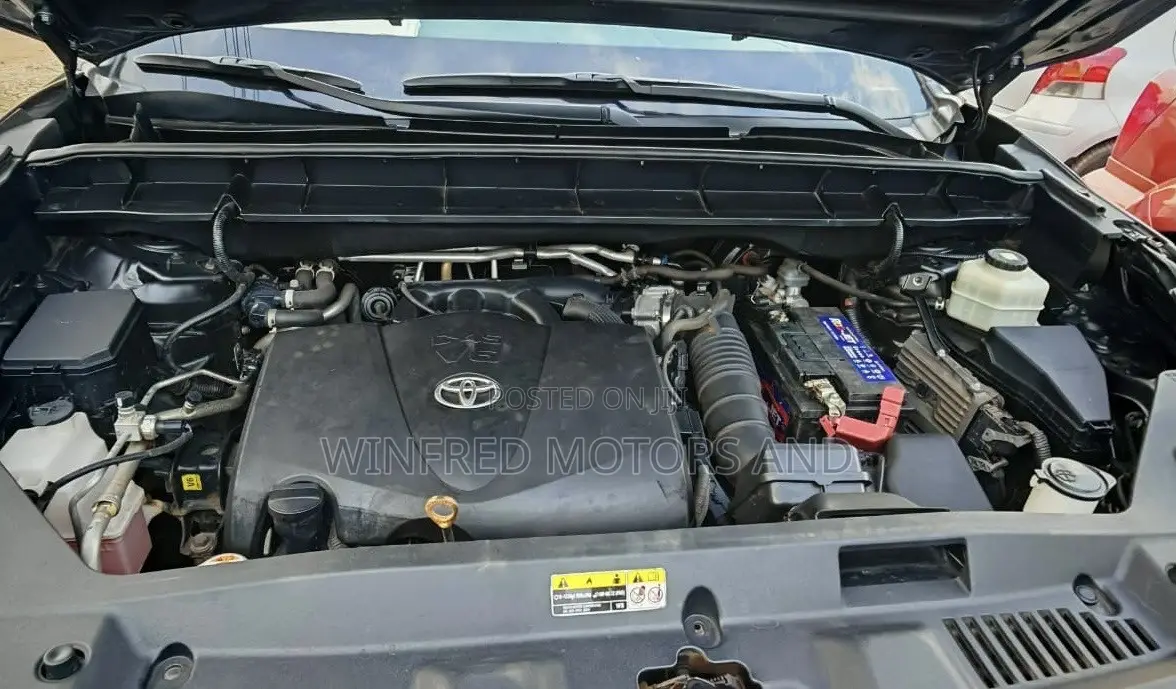 Toyota Highlander XLE 2021 Gray