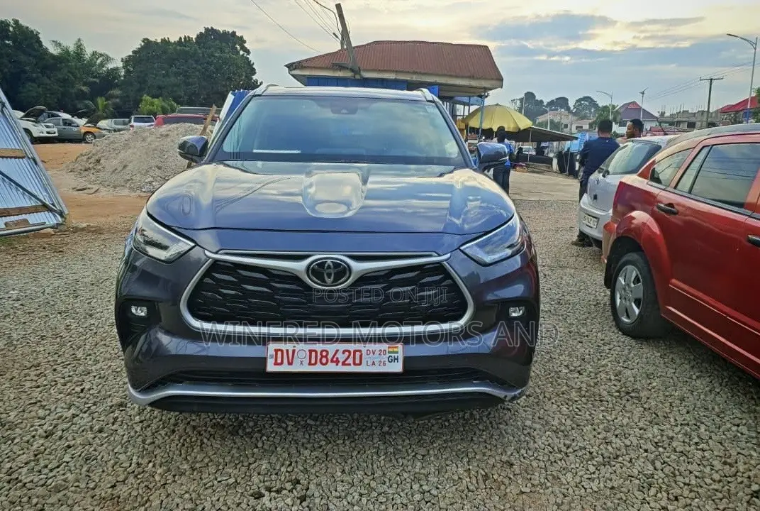 Toyota Highlander XLE 2021 Gray