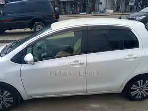 Toyota Vitz 2010 White