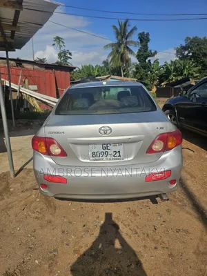 Toyota Corolla LE 4dr Sedan (1.8L 4cyl 4A) 2010 Silver