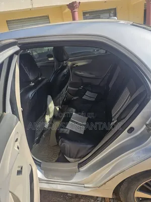 Toyota Corolla LE 4dr Sedan (1.8L 4cyl 4A) 2010 Silver