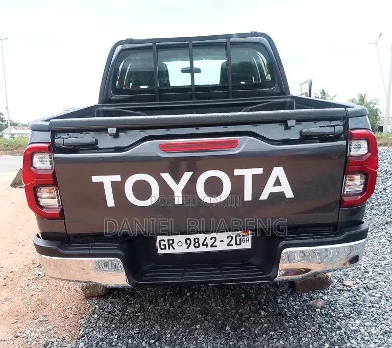 Toyota Hilux 2020 Gray