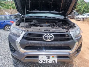 Toyota Hilux 2020 Gray