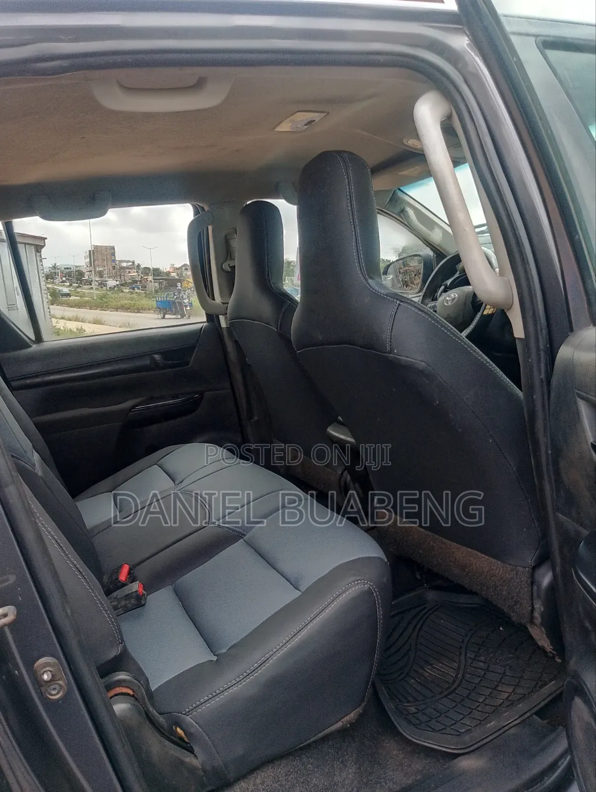Toyota Hilux 2020 Gray