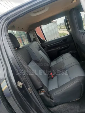 Toyota Hilux 2020 Gray