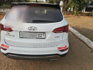 Hyundai Santa Fe 2017 White