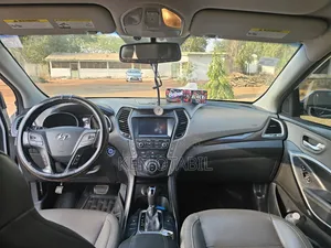 Hyundai Santa Fe 2017 White