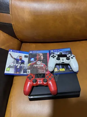 PS 4 Slim Console With 3 CDs 2 Controllers