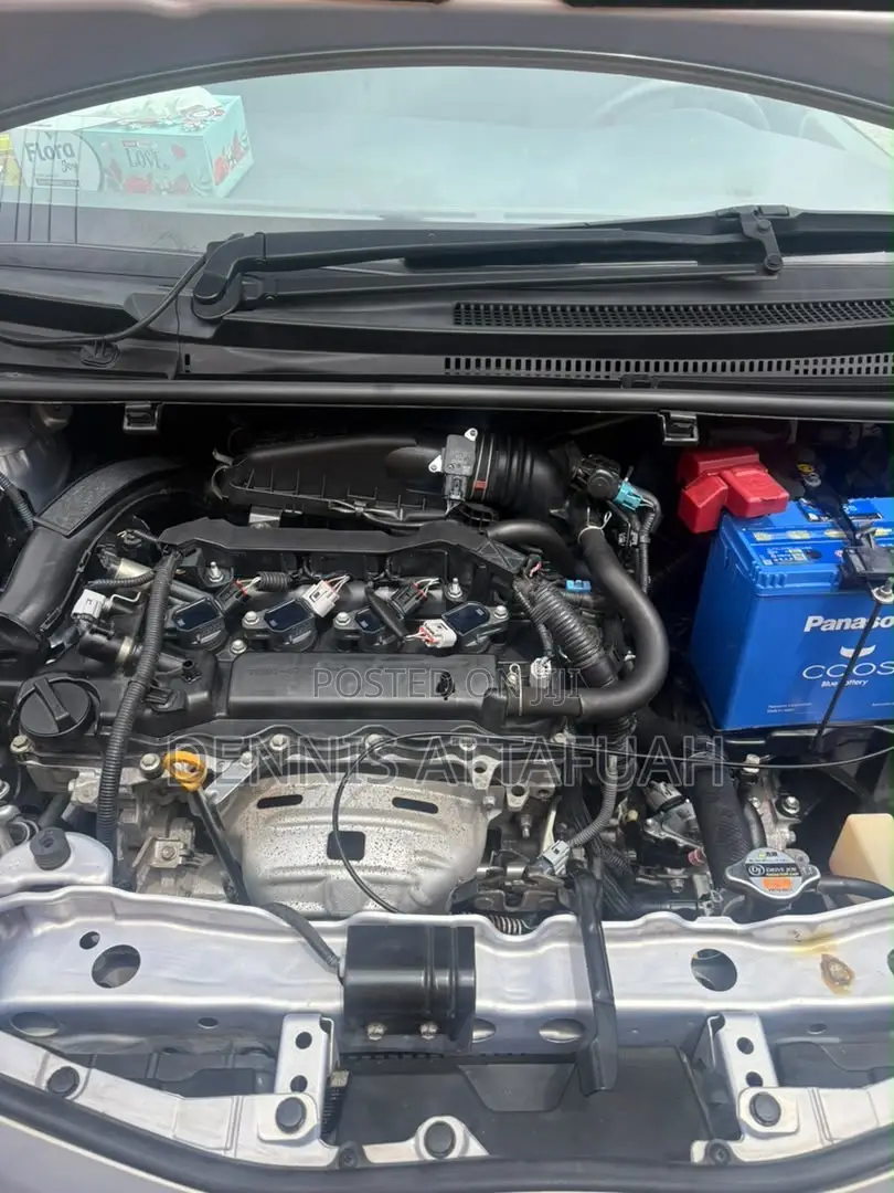 Toyota Vitz 1.3 AWD 3dr 2013 Gray