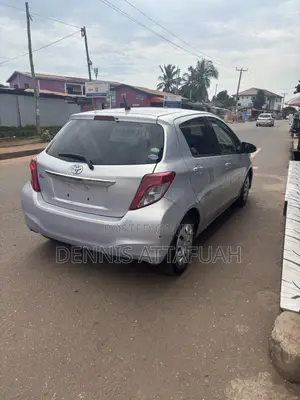 Toyota Vitz 1.3 AWD 3dr 2013 Gray