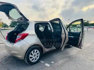 Toyota Vitz 2016 Silver