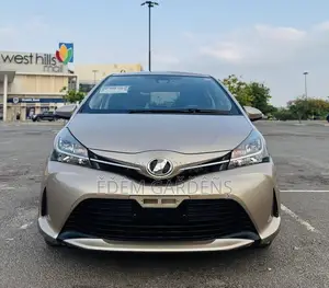 Toyota Vitz 2016 Silver