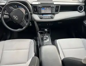 Toyota RAV4 XLE AWD (2.5L 4cyl 6A) 2016 Blue