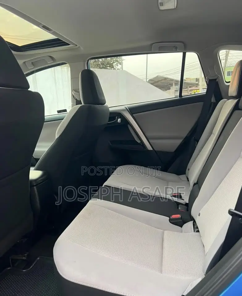 Toyota RAV4 XLE AWD (2.5L 4cyl 6A) 2016 Blue