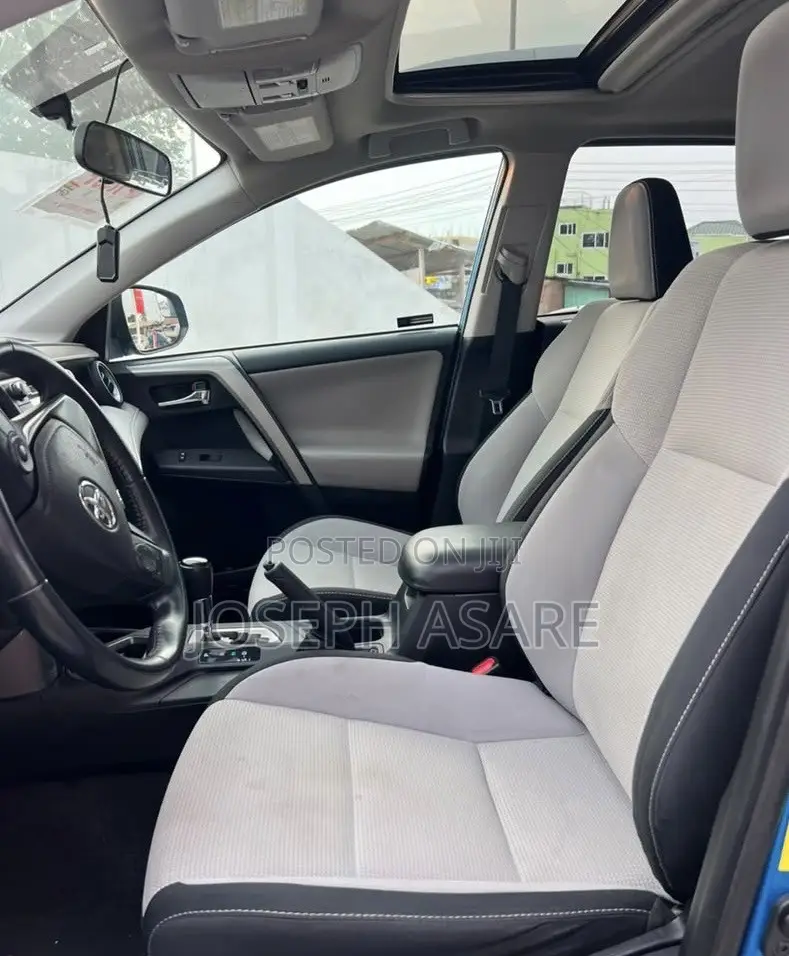 Toyota RAV4 XLE AWD (2.5L 4cyl 6A) 2016 Blue