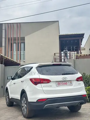 Hyundai Santa Fe SE AWD 2016 White
