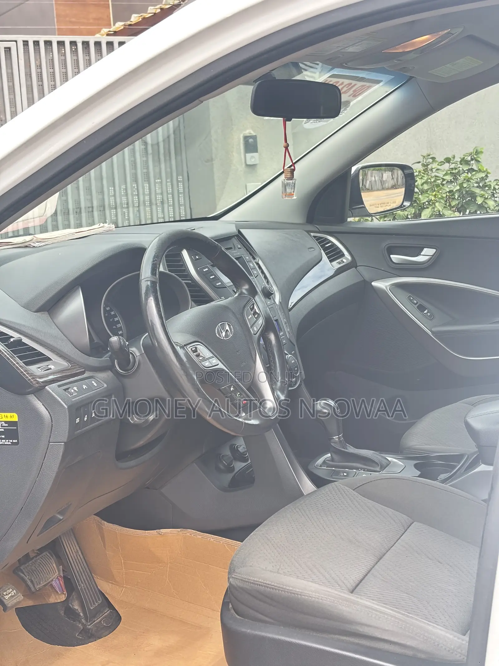 Hyundai Santa Fe SE AWD 2016 White