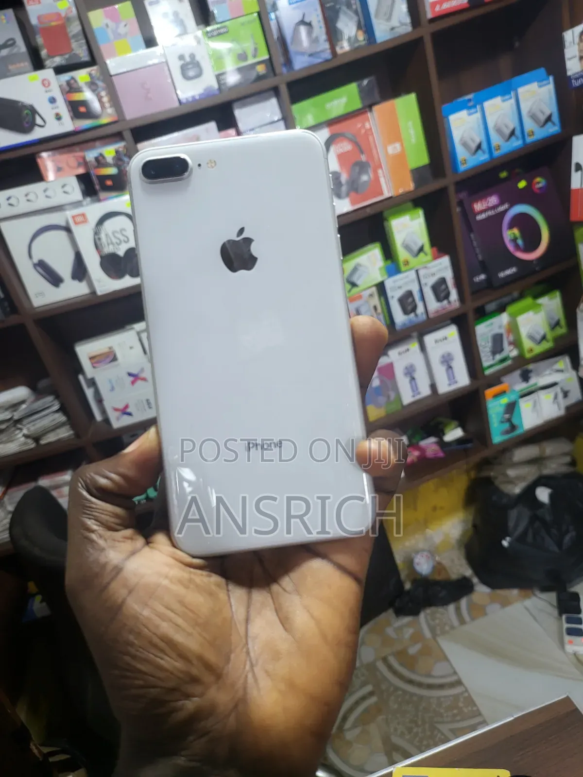 Apple iPhone 8 Plus 64 GB White