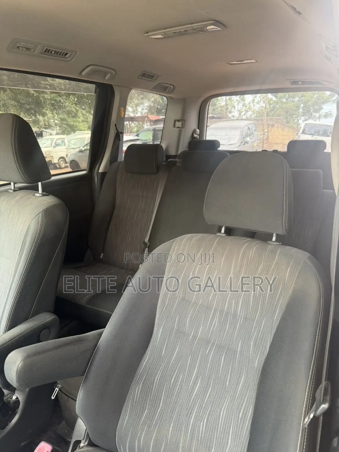 Toyota Voxy V 4WD 7-Seater 2012 Black
