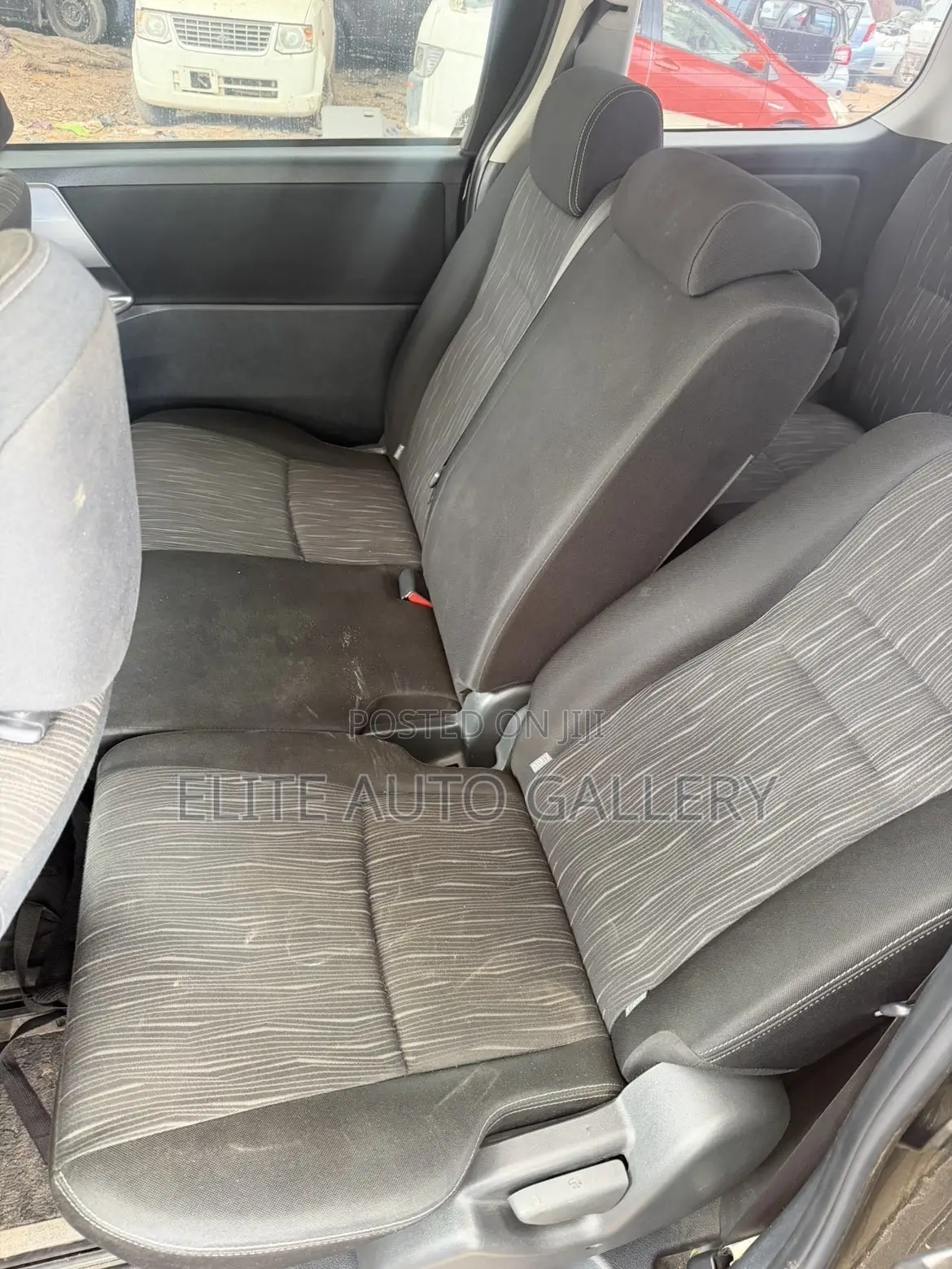 Toyota Voxy V 4WD 7-Seater 2012 Black