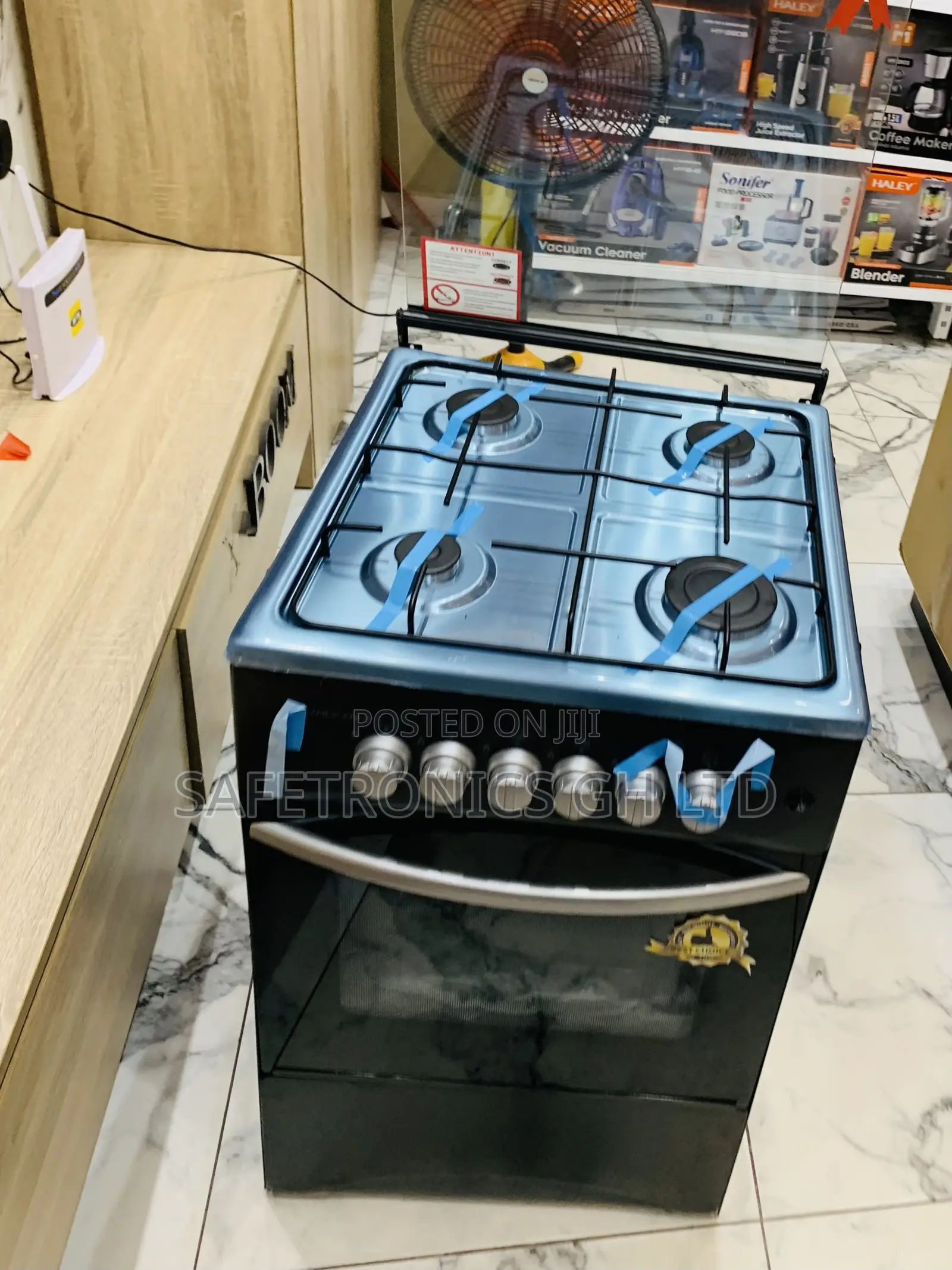 Highly Recommended Volcano 50 by 50 4 Gas Black Oven Cooker