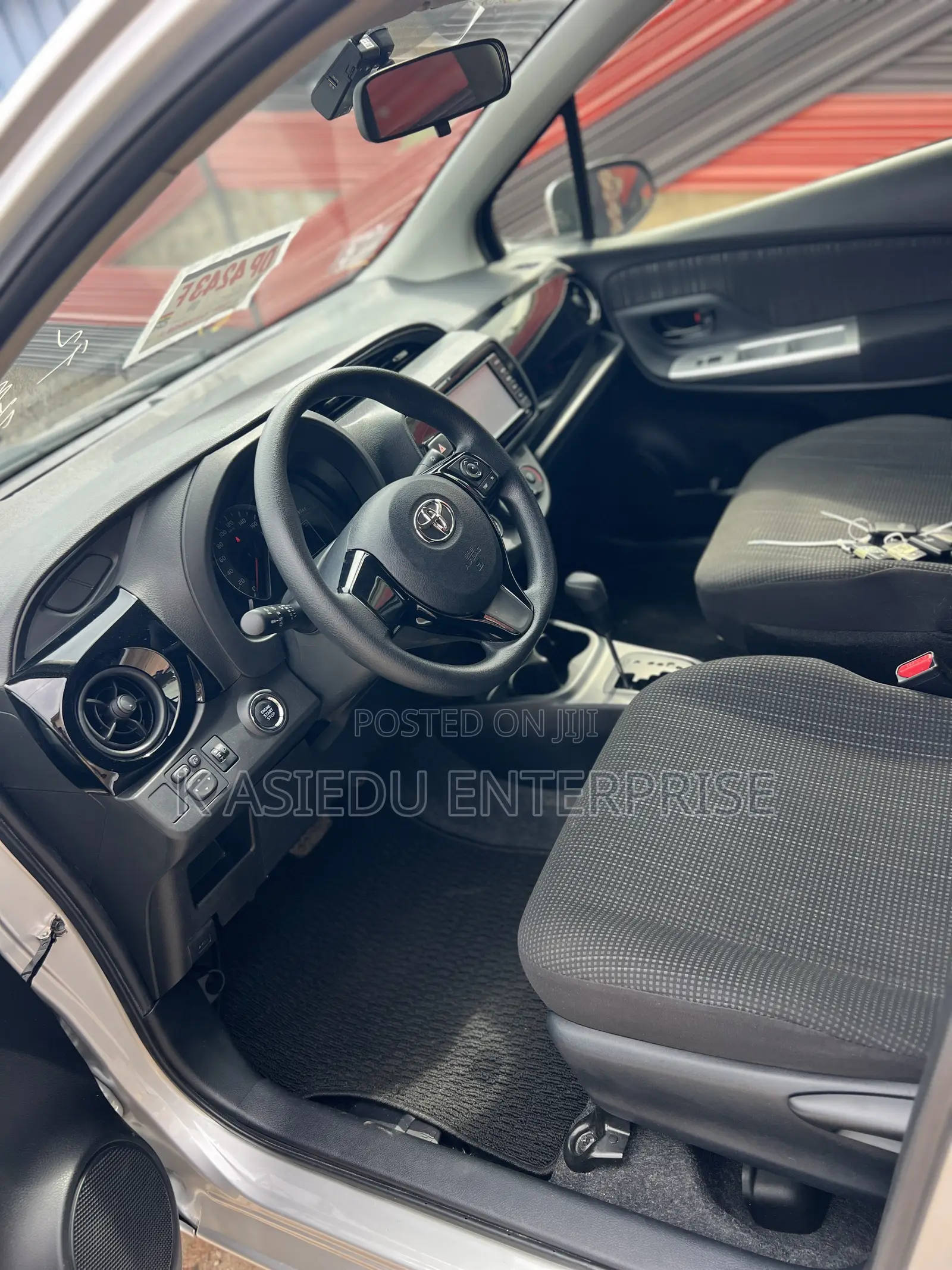Toyota Vitz 1.3 AWD 3dr 2017 Silver