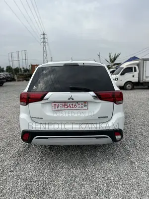 Mitsubishi Outlander SE AWC 2019 White