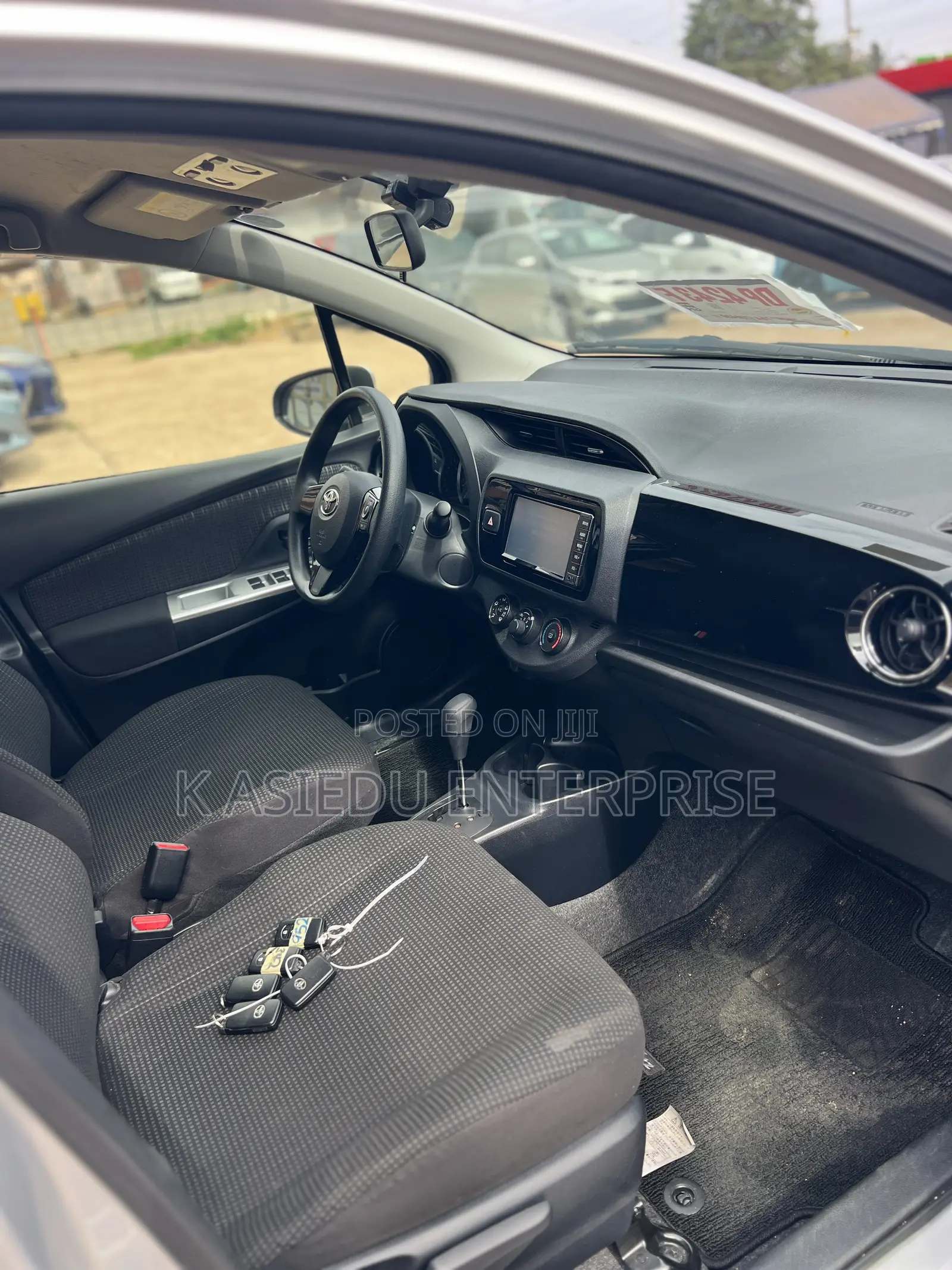 Toyota Vitz 1.3 AWD 3dr 2017 Silver
