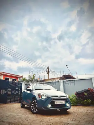 Toyota Yaris 2017 Gray