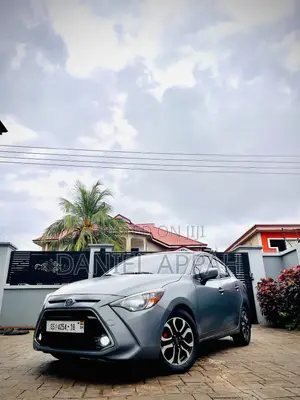 Toyota Yaris 2017 Gray
