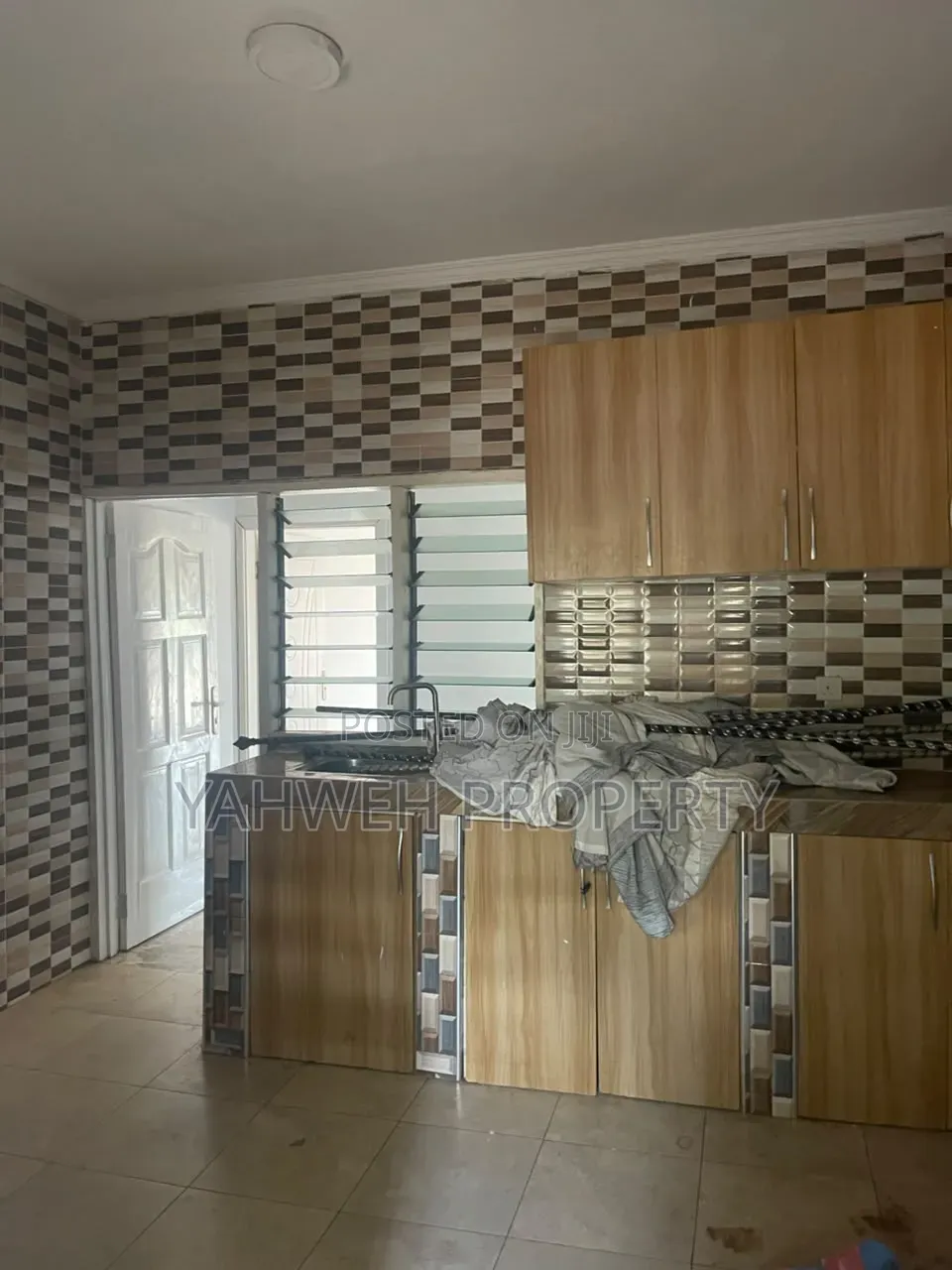 2bdrm House in Coastal, Accra Metropolitan for rent