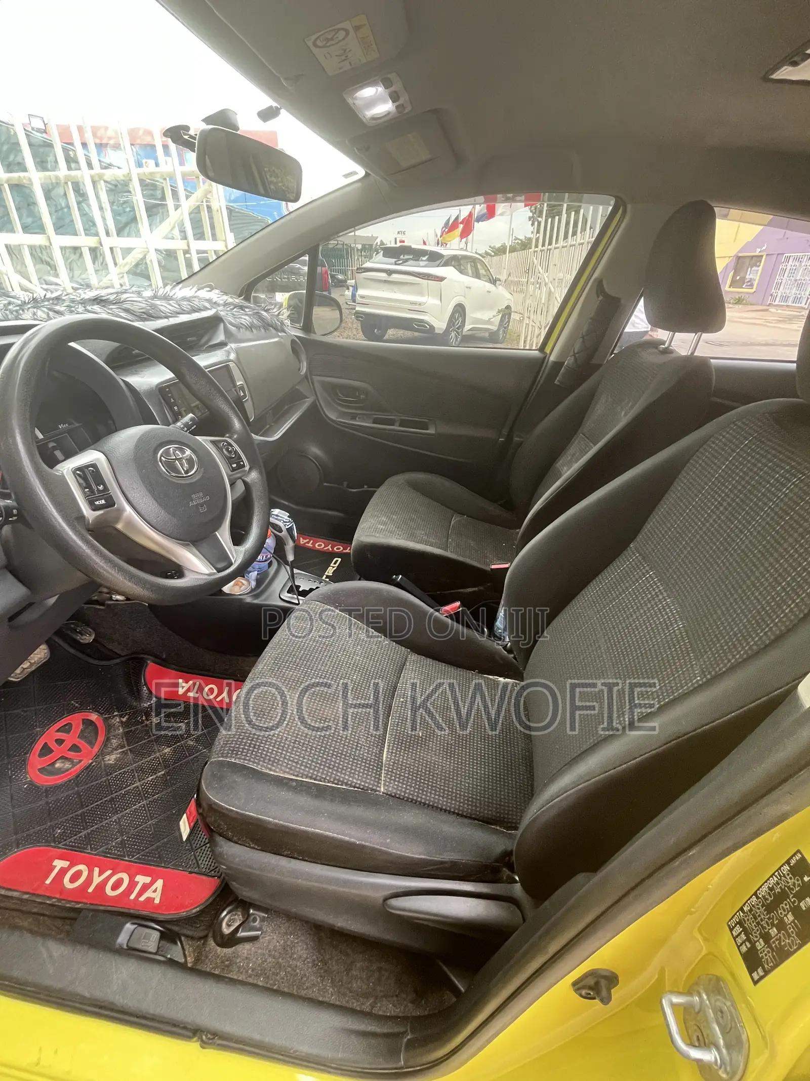Toyota Vitz 2015 Yellow
