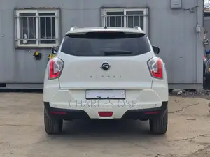 SsangYong Tivoli 2017 White
