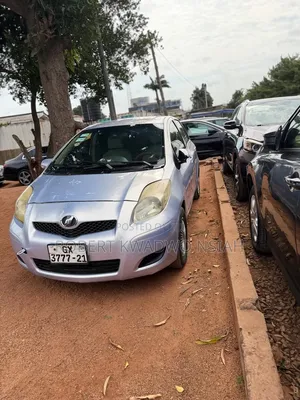 Toyota Vitz 2010 Gray