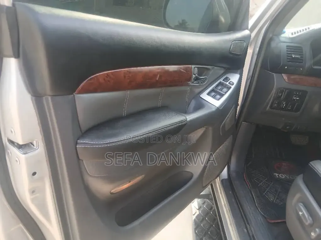Toyota Land Cruiser Prado 2007 Silver