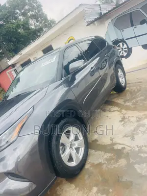 Toyota Highlander XLE 2022 Silver