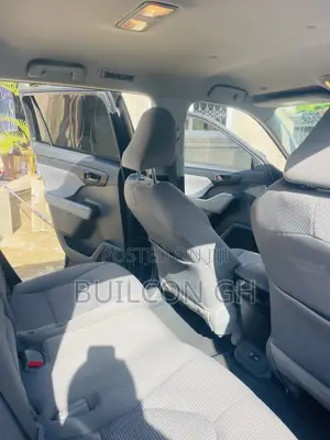 Toyota Highlander XLE 2022 Silver