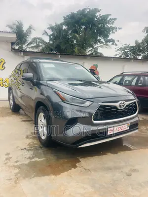 Toyota Highlander XLE 2022 Silver