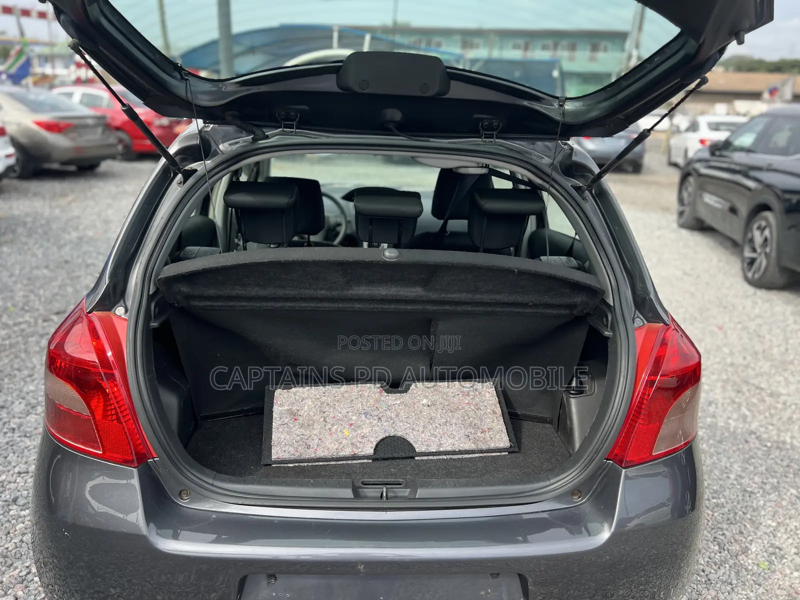 Toyota Vitz 2010 Gray