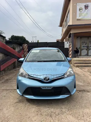 Toyota Vitz 1.3 AWD 3dr 2015 Blue
